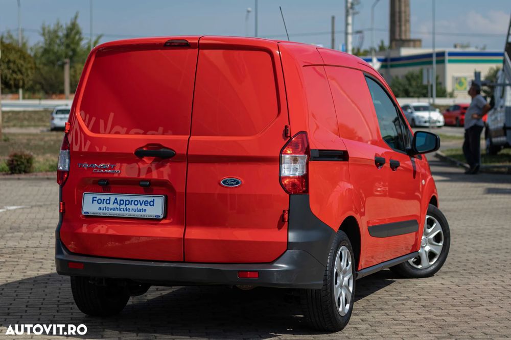 Ford Transit Courier Van - 11