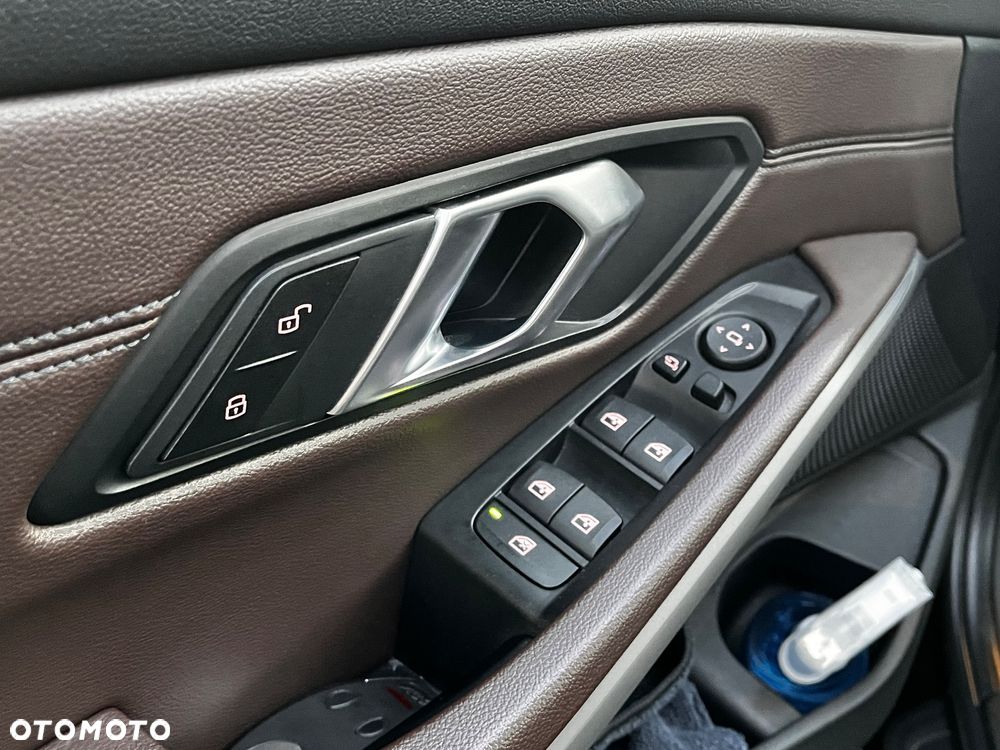 BMW Seria 3 318d Advantage - 23