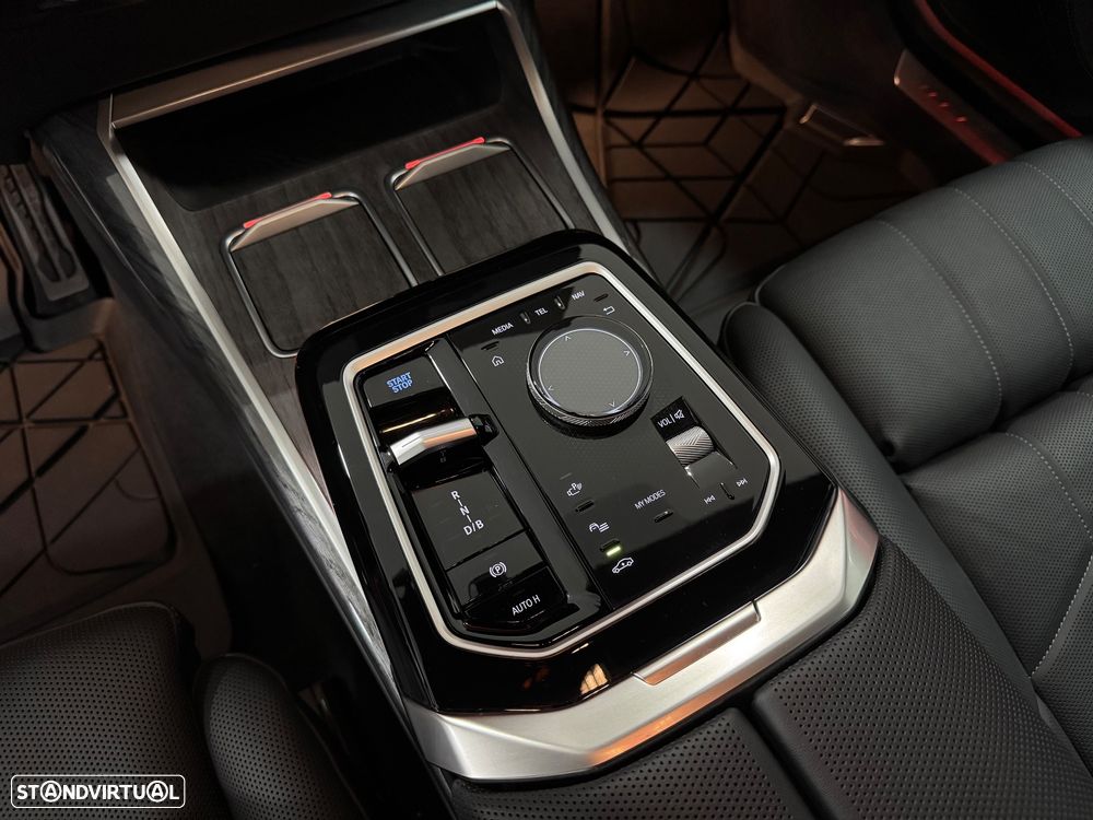 BMW i7 xDrive60 Pack Desportivo M Pro - 18