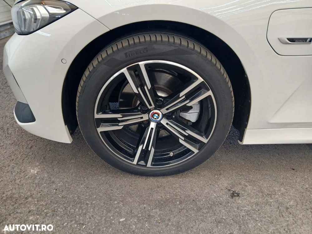 BMW Seria 3 320e Aut. M Sport - 17