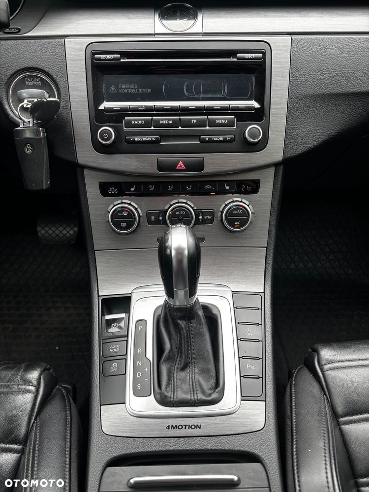 Volkswagen Passat 2.0 TDI 4Mot Highline DSG - 12