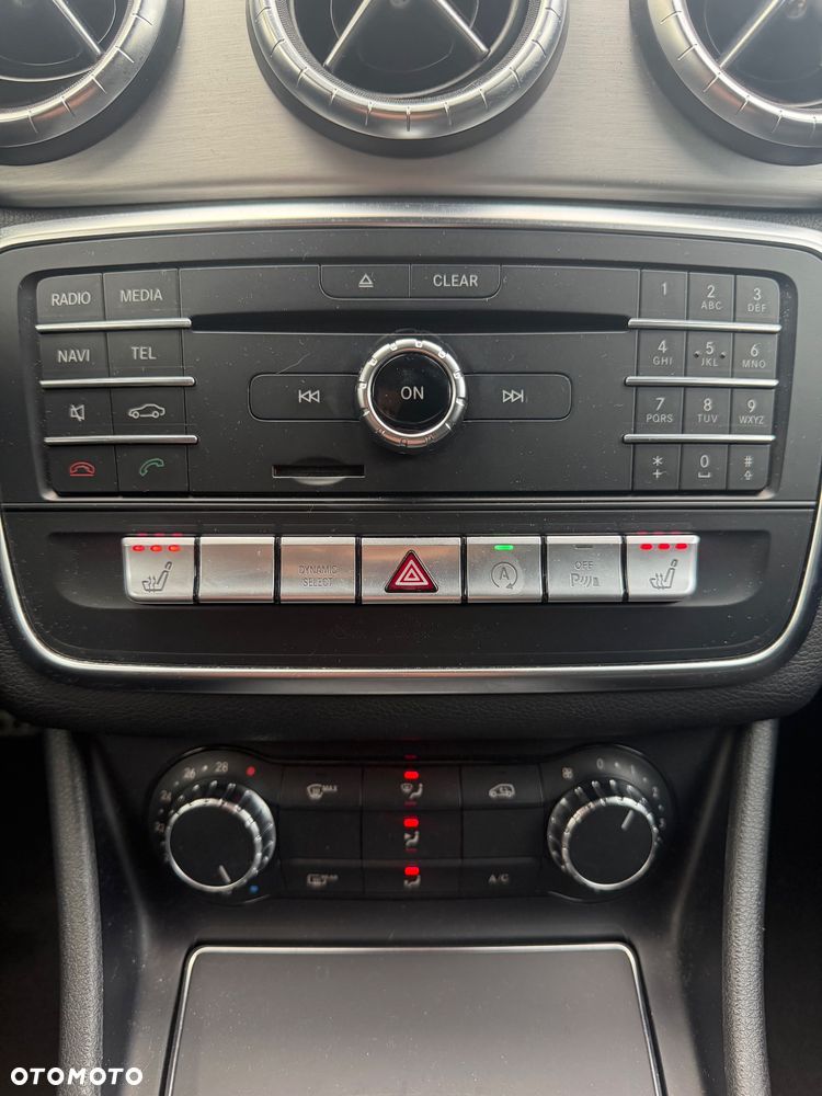 Mercedes-Benz CLA 220 4-Matic AMG Line - 9