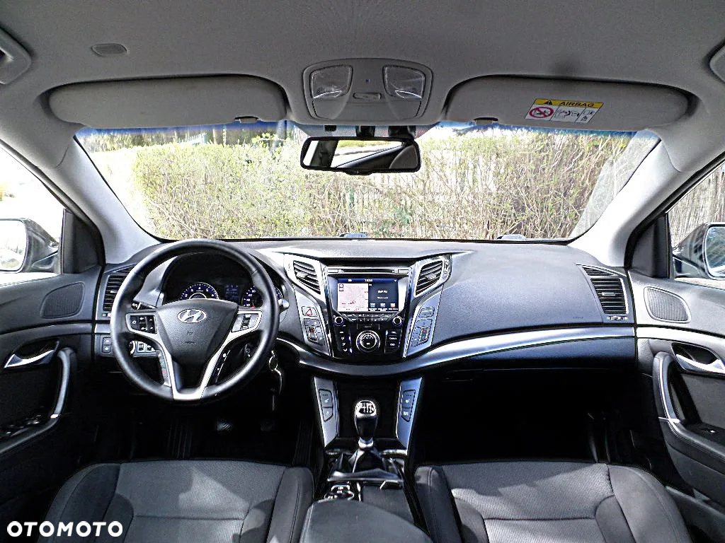 Hyundai i40 Kombi blue 1.6 Trend - 7