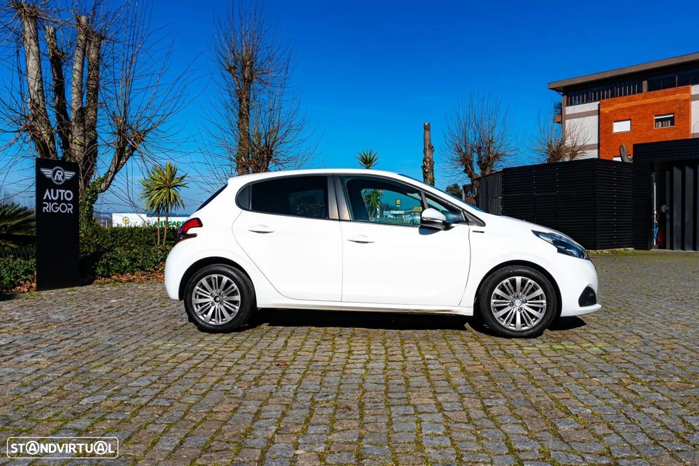 Peugeot 208 1.5 BlueHDi Allure - 4