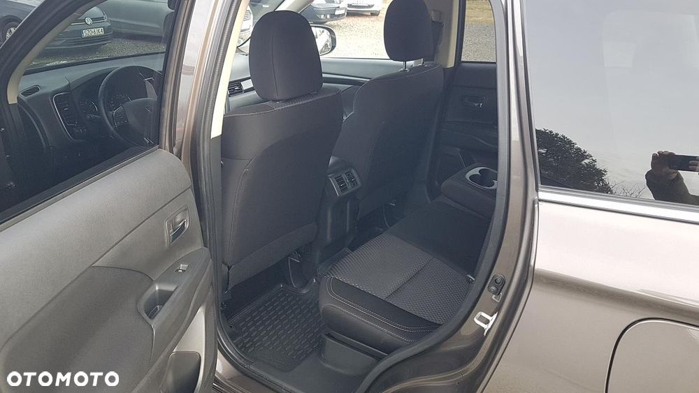 Mitsubishi Outlander 2.0 2WD CVT Spirit - 25