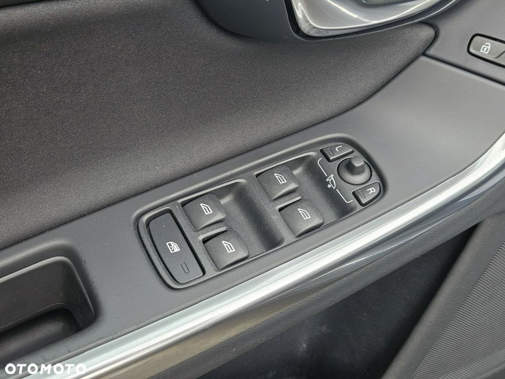 Volvo V60 D4 Geartronic Momentum - 20