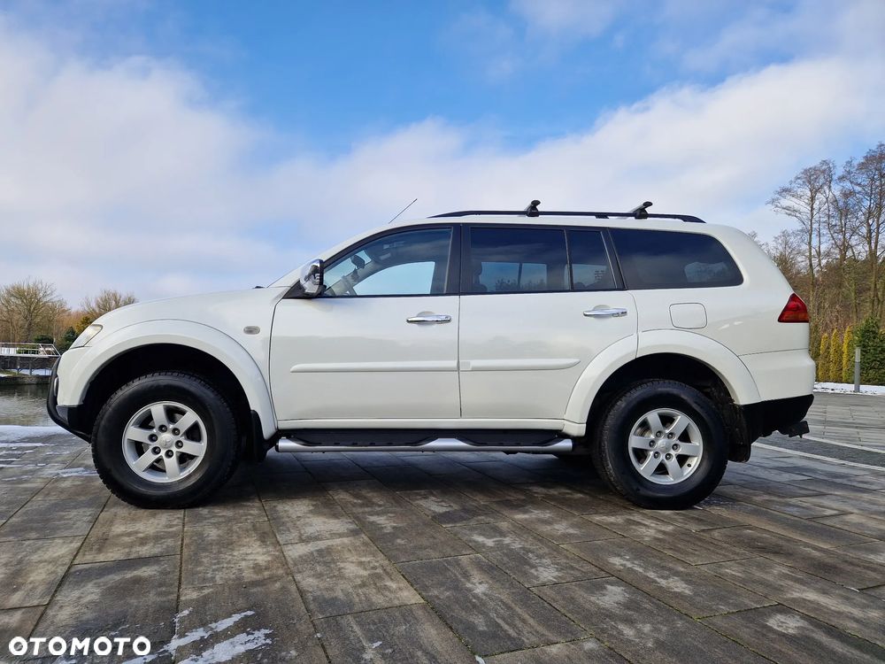 Mitsubishi Pajero Sport - 4