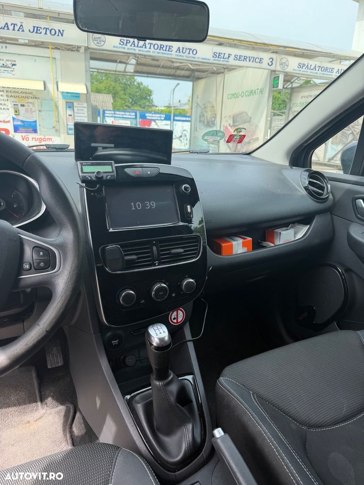 Renault Clio - 10
