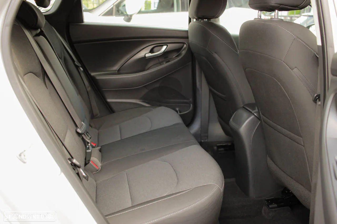 Hyundai i30 1.6 CRDI 48V-Hybrid Trend - 7