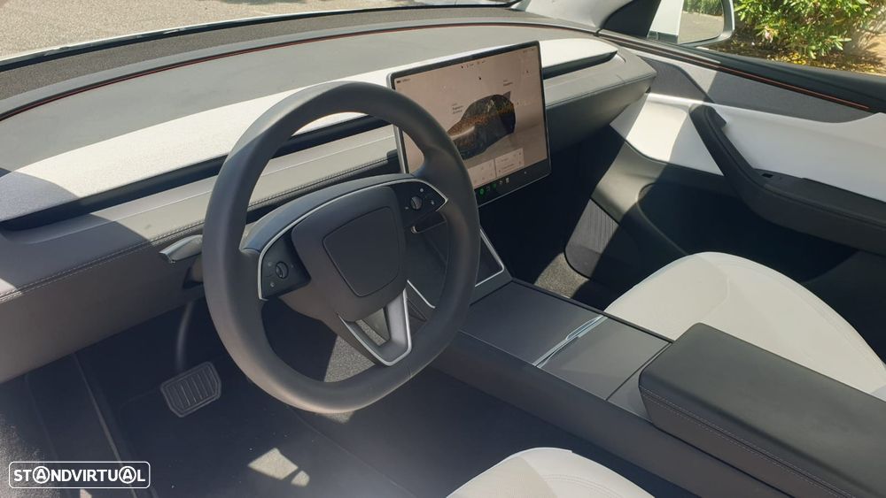 Tesla Model Y Long Range Tração Integral Premium - 30