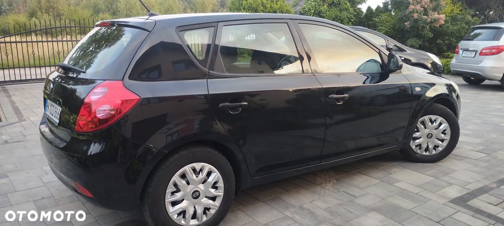 Kia Ceed 1.4 CVVT Attract - 4