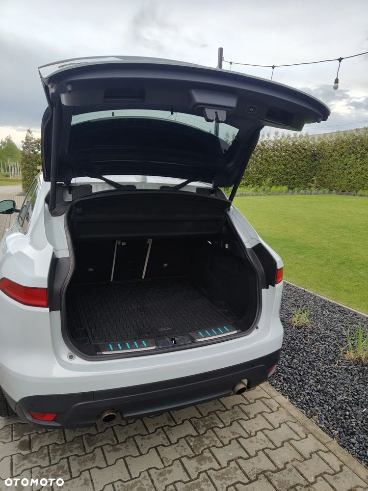 Jaguar F-Pace 25t AWD Portfolio - 13