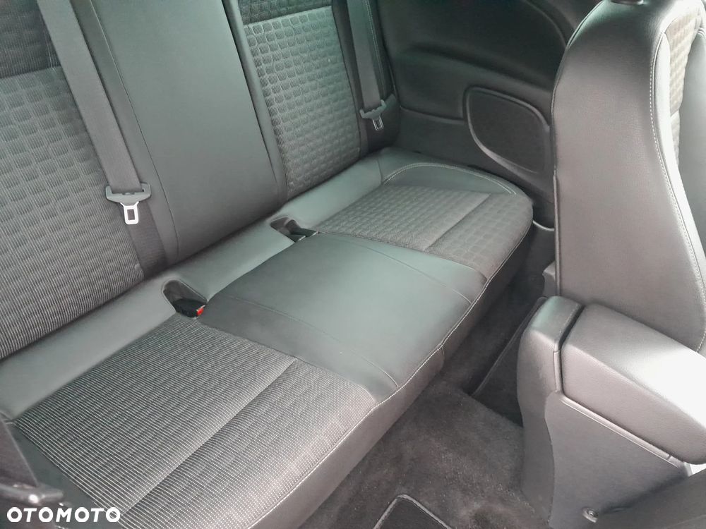 Opel Astra 1.6 Turbo Edition - 20