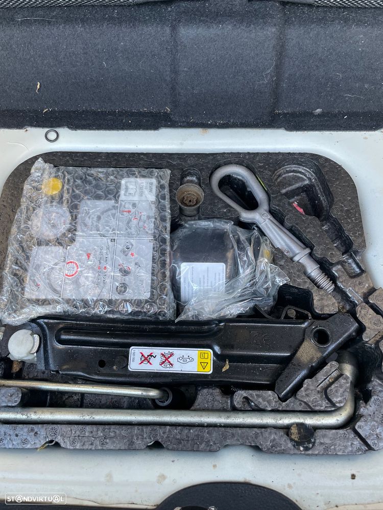 MINI 3 Portas One D - 17