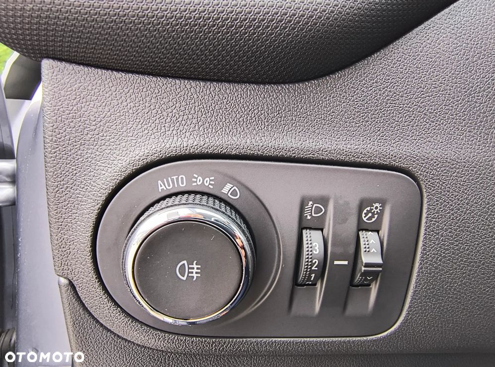 Opel Crossland - 12