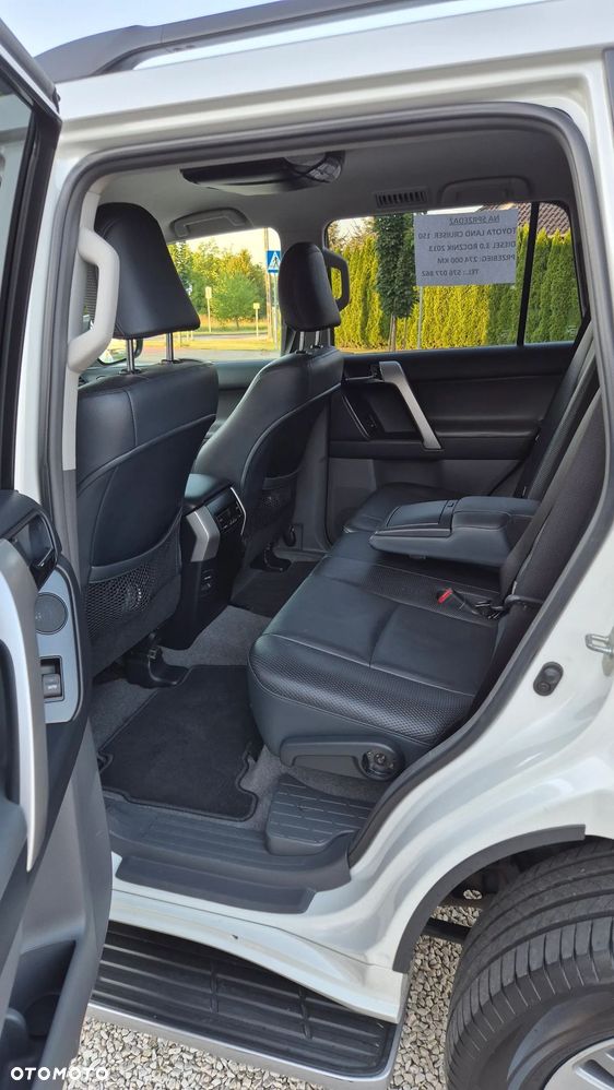 Toyota Land Cruiser LC 3.0 D-4D Premium 7os - 8