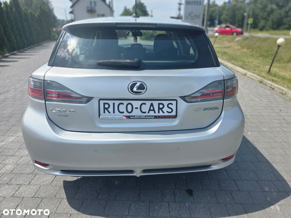 Lexus CT - 4