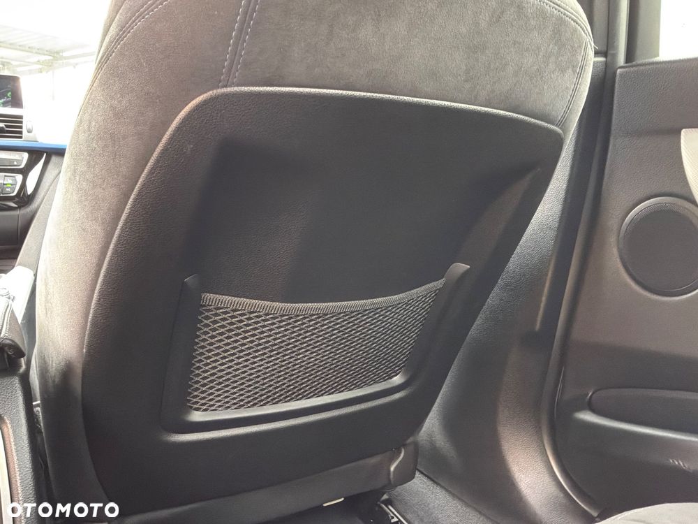 BMW Seria 3 320i M Sport - 24