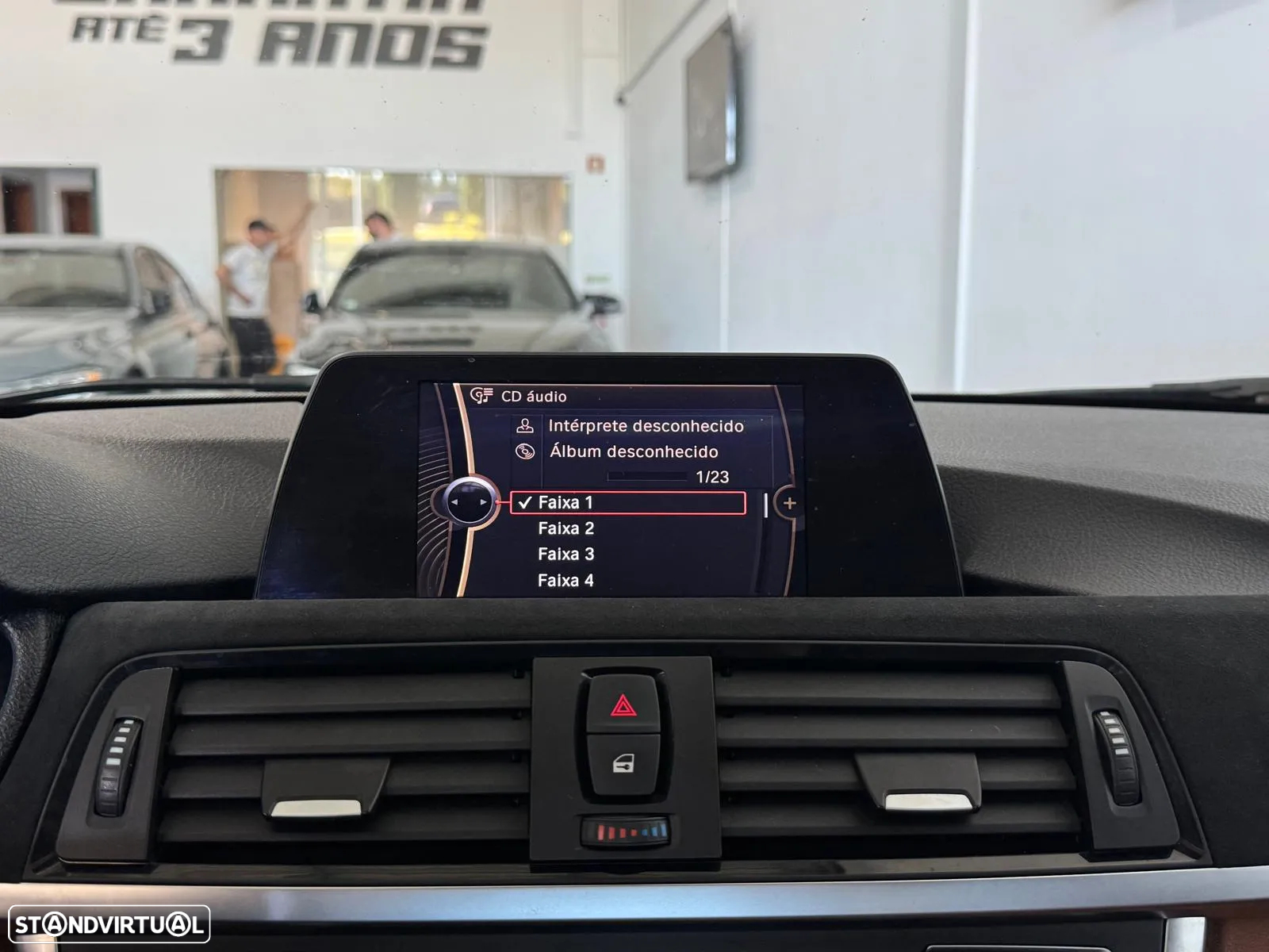 BMW 320 i Pack M - 30