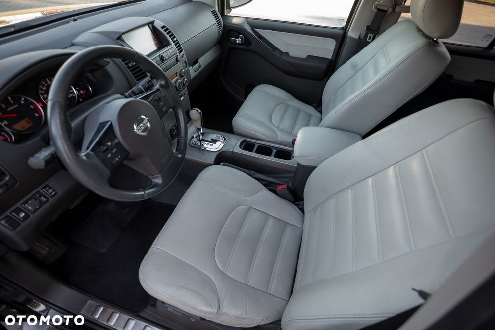 Nissan Pathfinder 2.5 DCi Platinum - 17