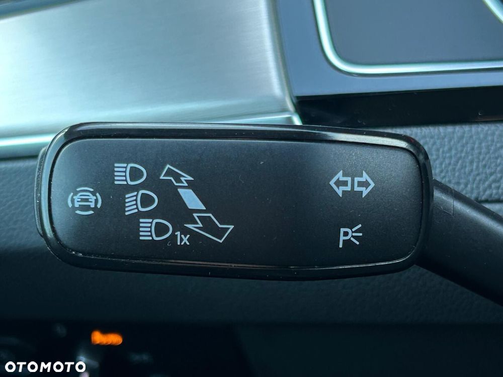 Volkswagen Passat Variant 2.0 TDI EVO Elegance DSG - 22