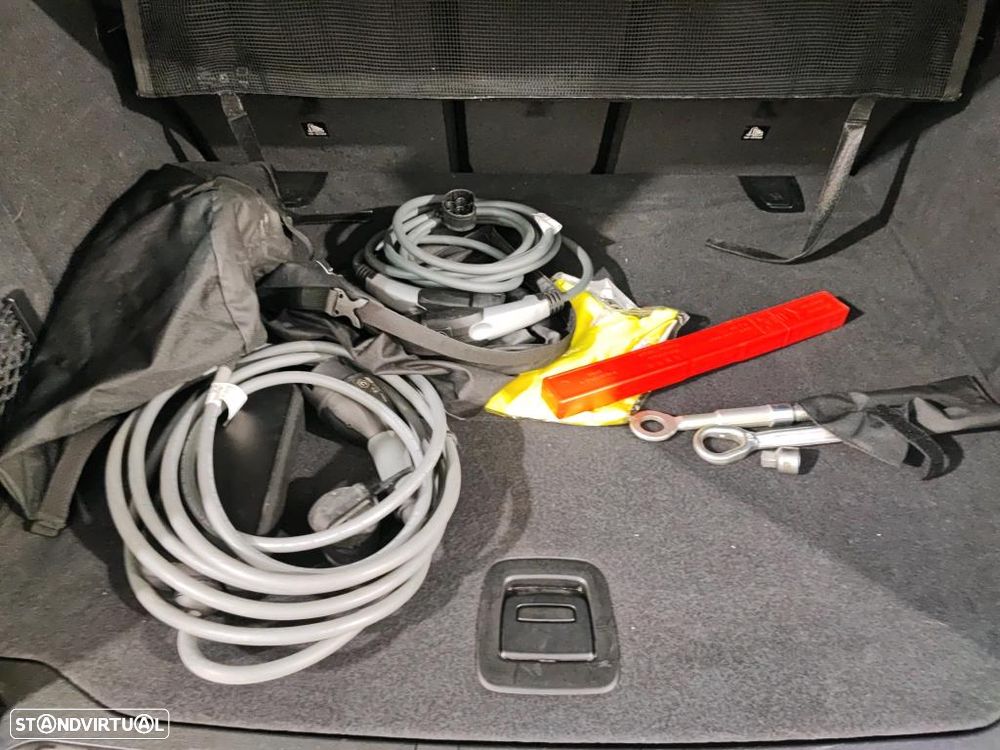 BMW iX3 Inspiring - 12