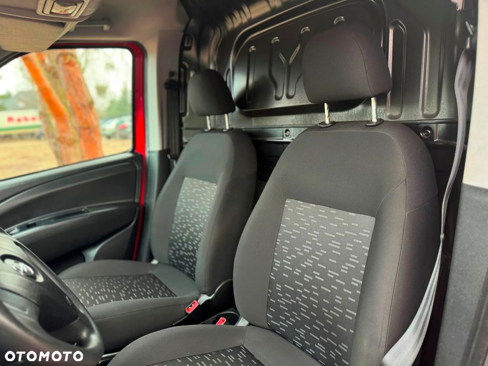 Opel COMBO - 32