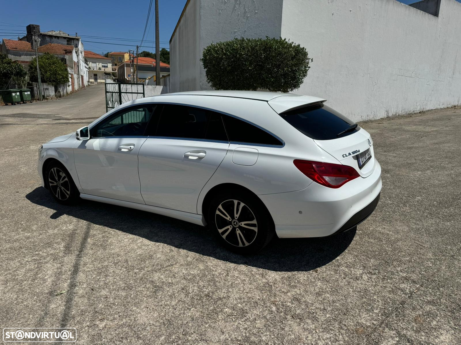 Mercedes-Benz CLA 180 d Shooting Brake - 2