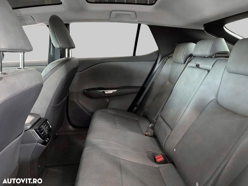 Lexus RZ 450e Executive Line - 12