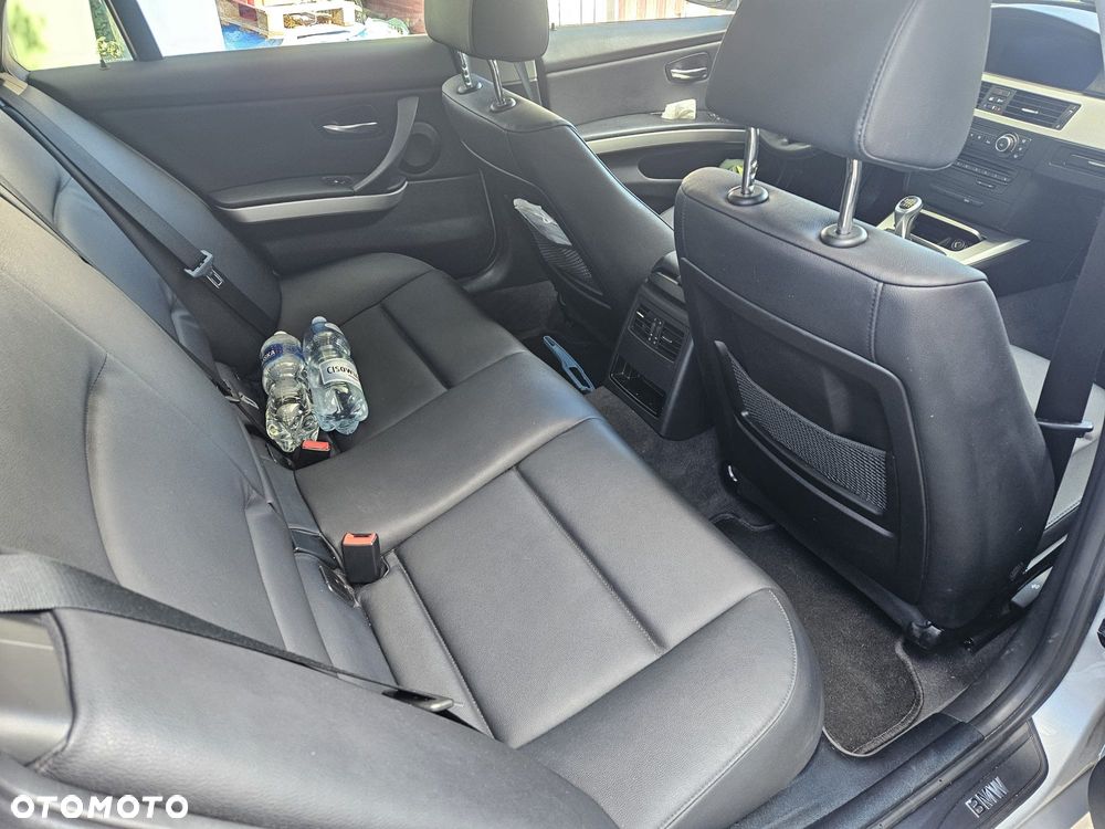 BMW Seria 3 320d DPF Efficient Dynamics Edition - 14