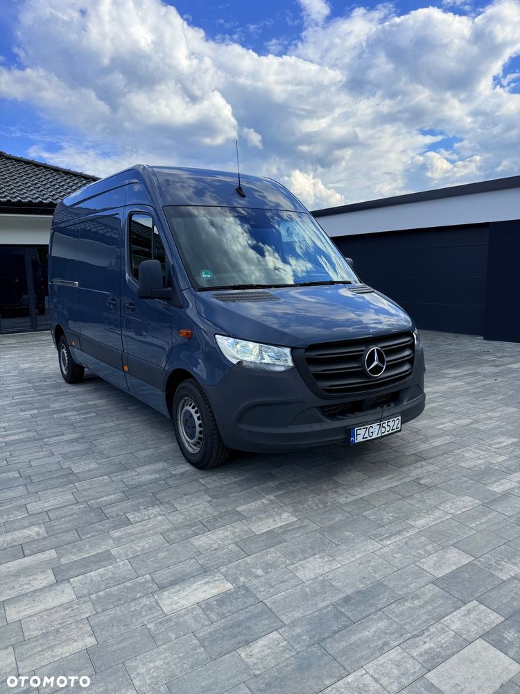 Mercedes-Benz Sprinter - 2