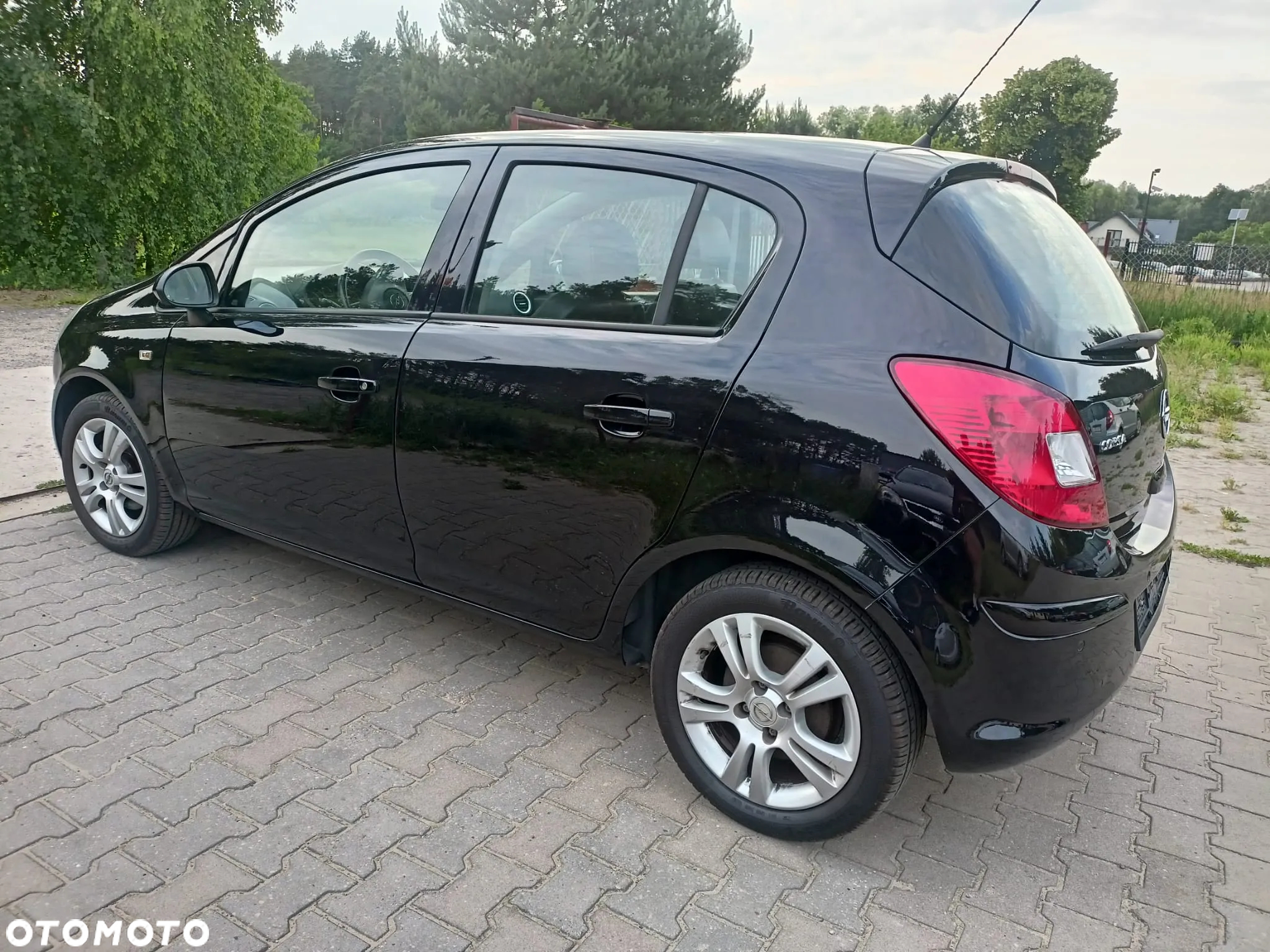 Opel Corsa 1.4 16V Cosmo - 14