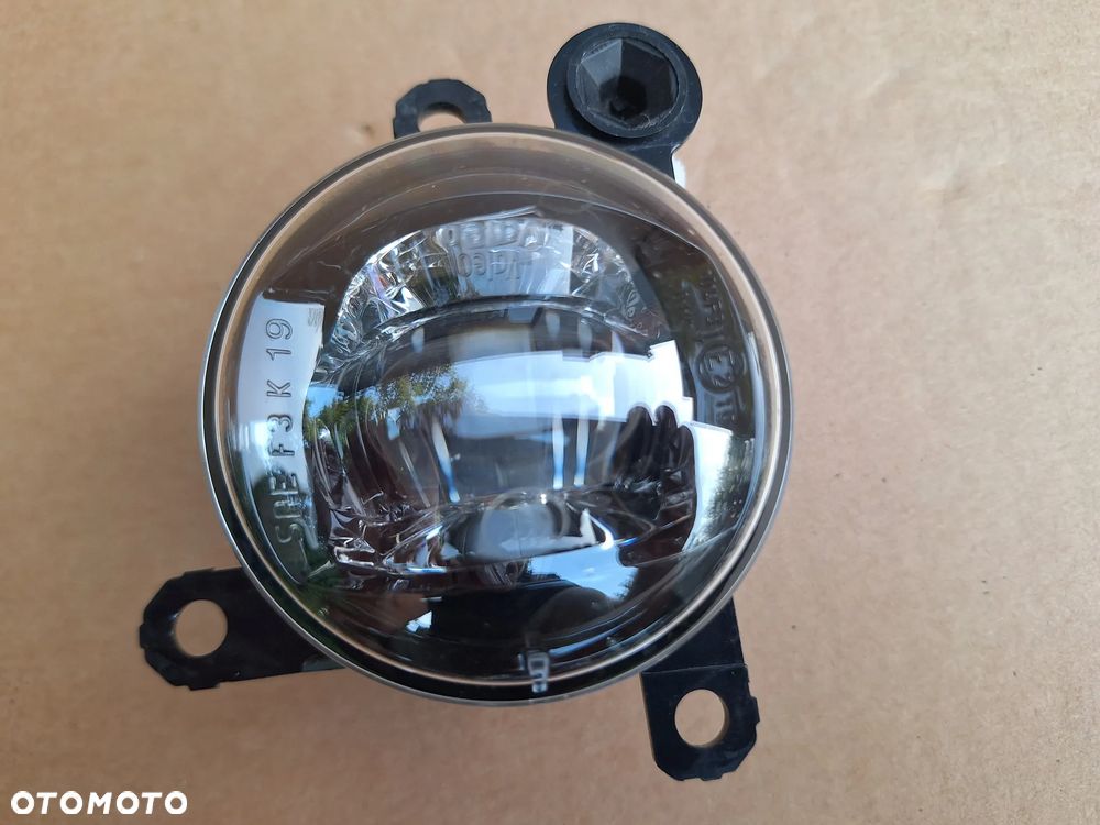 BERLINGO IV CORSA F MOKKA II B FIAT 600 AVENGER 2008 II HALOGEN PRZÓD PRAWY PRZECIWMGIELNY LED DRL 9850854580 WYSYŁKA 24h