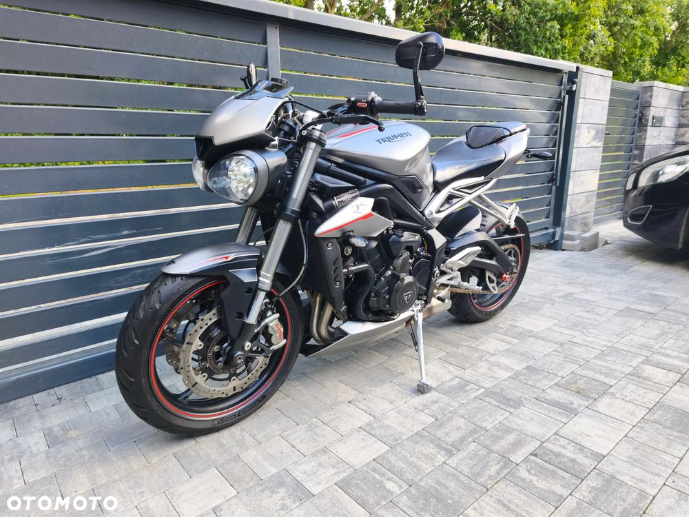 Triumph Street Triple - 11