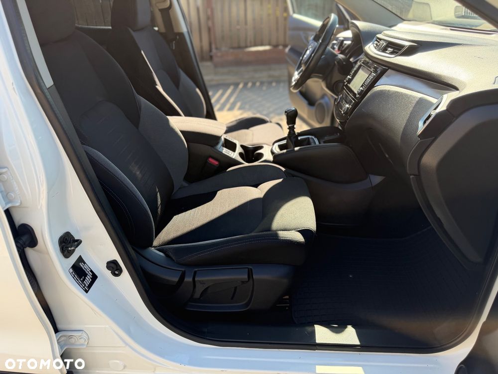 Nissan Qashqai 1.2 DIG-T N-Connecta EU6 - 19