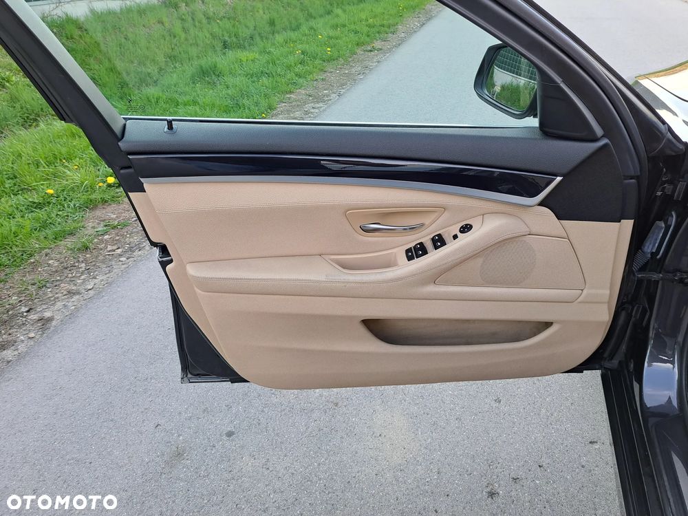 BMW Seria 5 520d Special Edition - 11