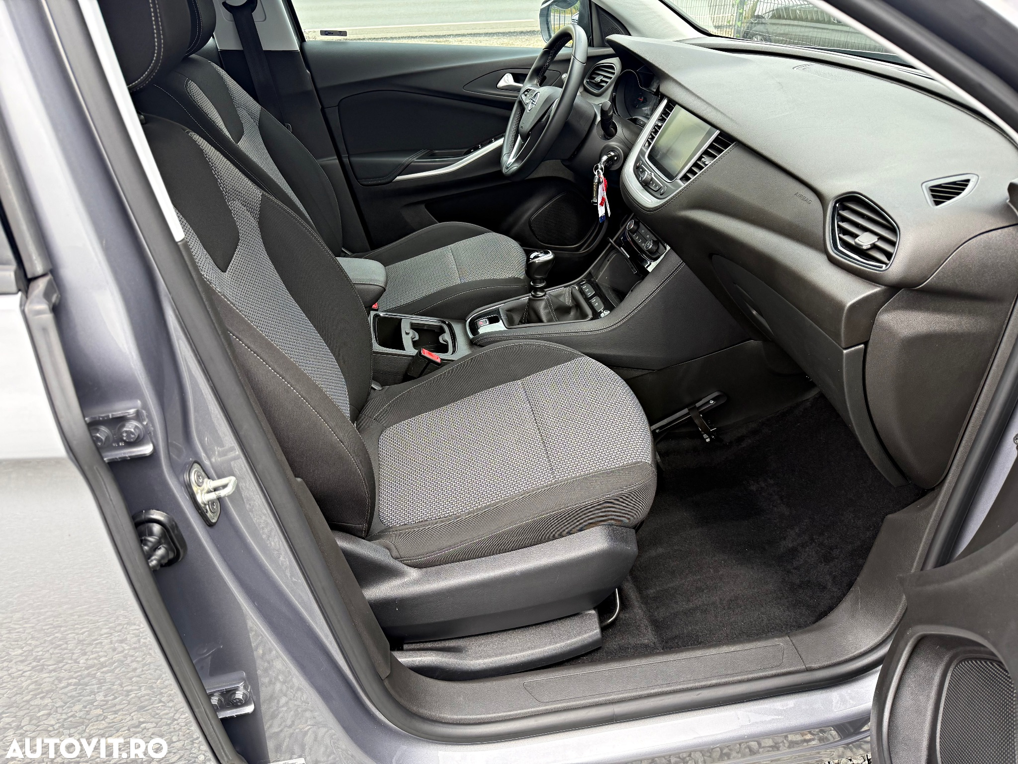 Opel Grandland X 1.2 Start/Stop INNOVATION - 8