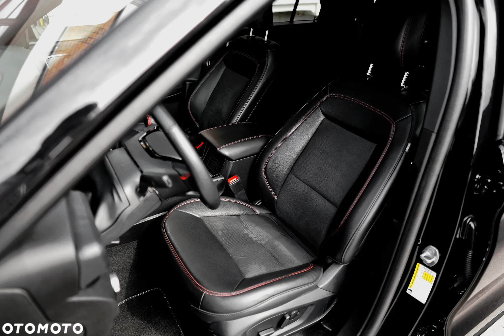 Ford Explorer - 28