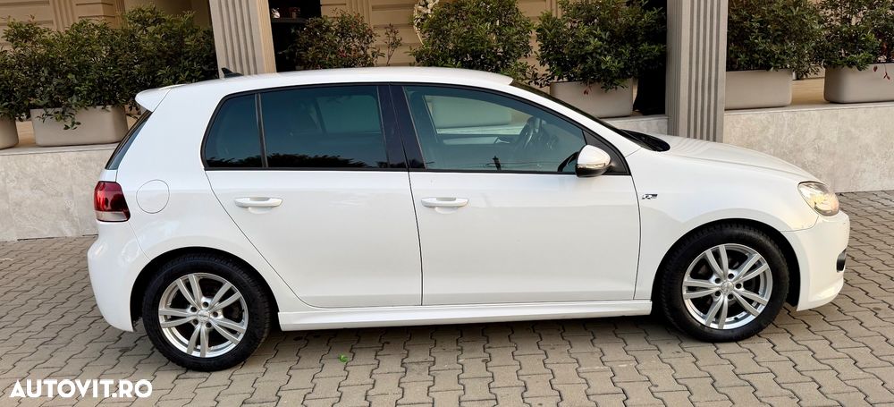 Volkswagen Golf 2.0 TDI DPF Sportline - 25