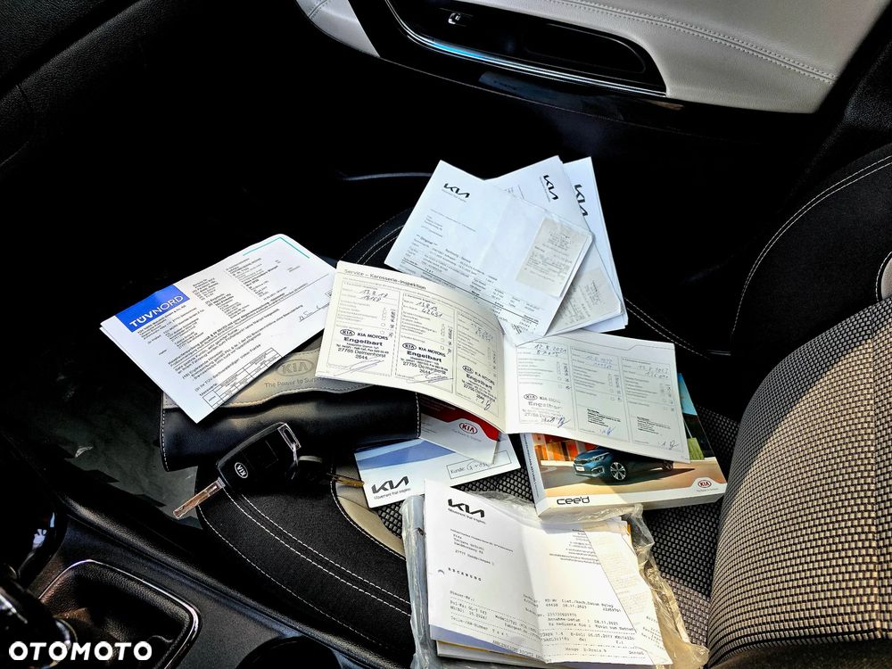 Kia Ceed 1.4 CVVT Dream-Team Edition - 17