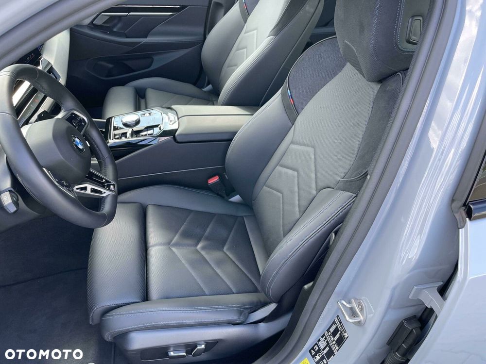 BMW Seria 5 520d xDrive mHEV M Sport - 10