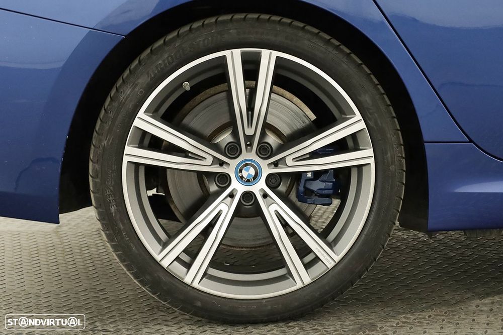 BMW 330 e Touring Pack M Auto - 5