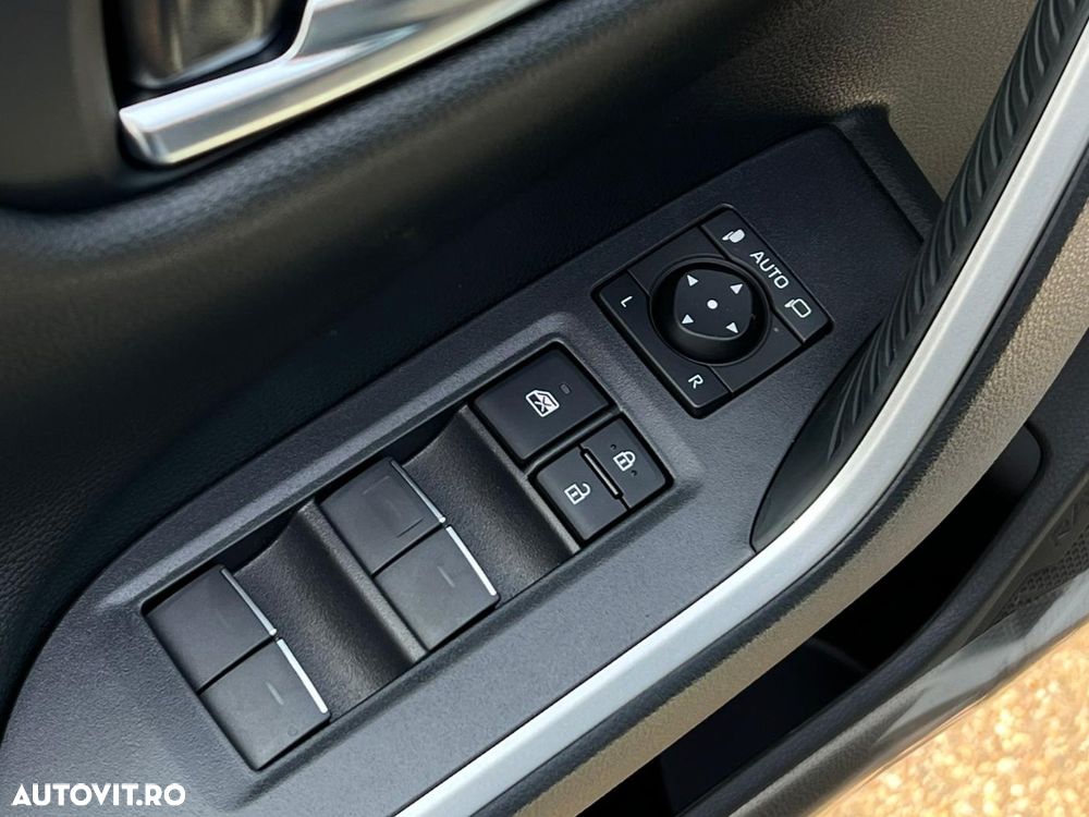 Toyota RAV4 2.5 Hybrid VVT-iE 4x4 Luxury - 16