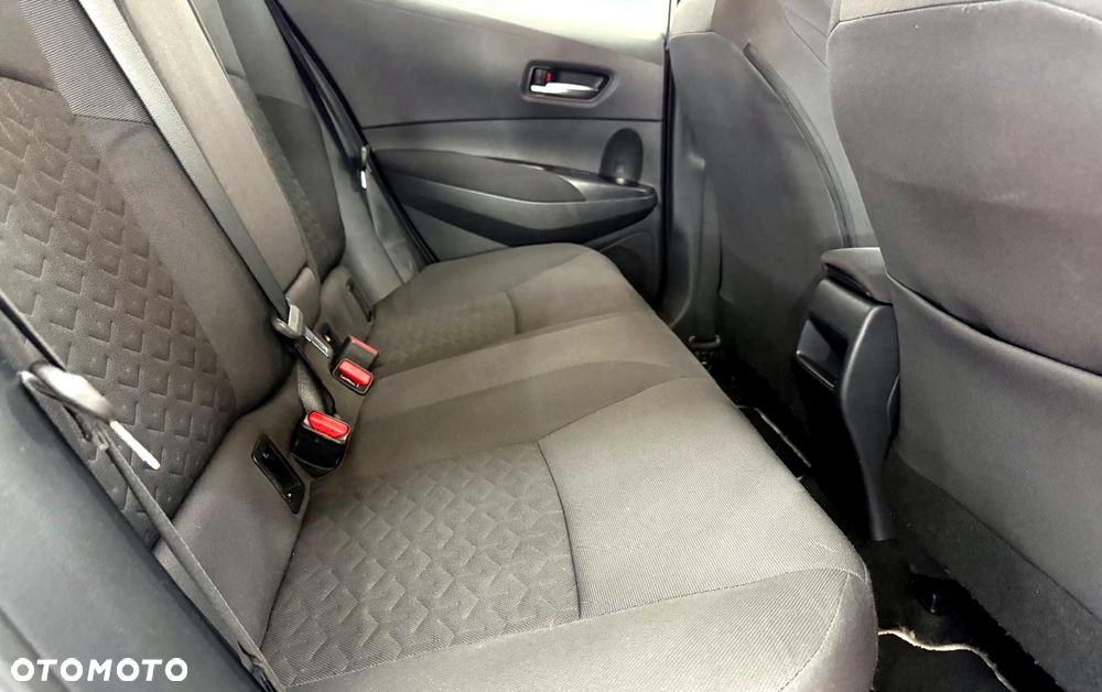 Toyota Corolla 1.8 Business Edition - 29