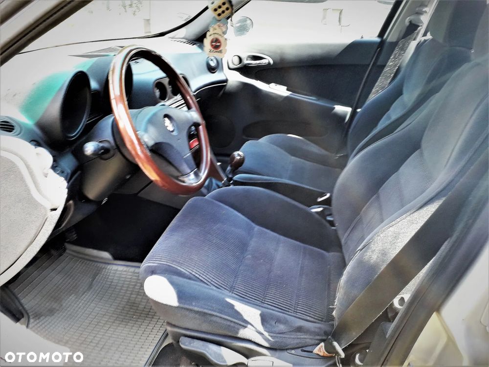 Alfa Romeo 156 1.9 JTD - 6