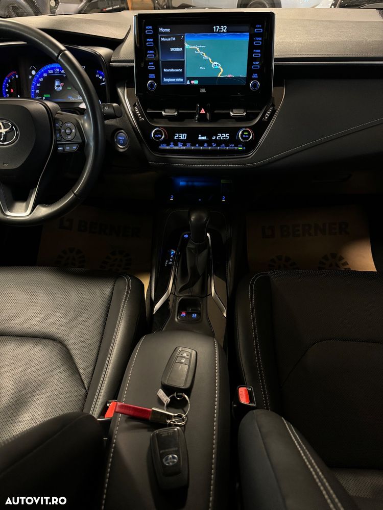 Toyota Corolla ver-2-0-hsd-gr-sport - 13