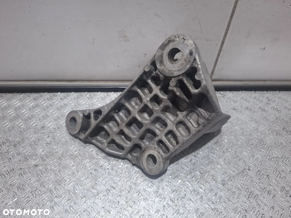 Podpora półosi Opel Insignia A 2,0 CDTI 2012 rok nr 55560072 - 3