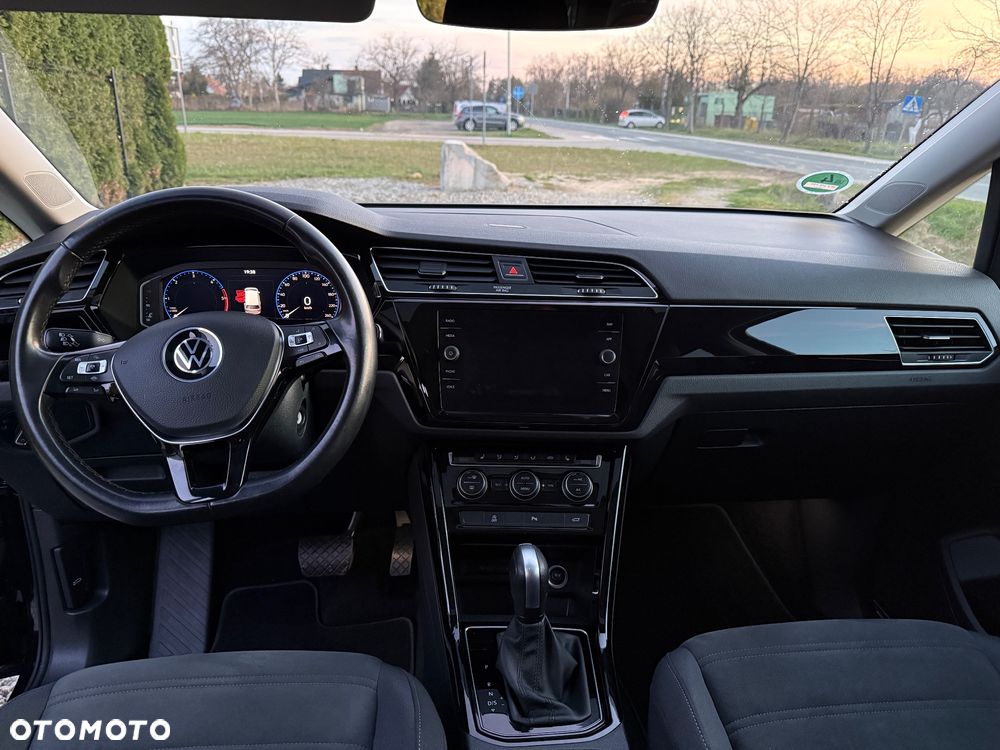 Volkswagen Touran 2.0 TDI SCR DSG Highline - 27