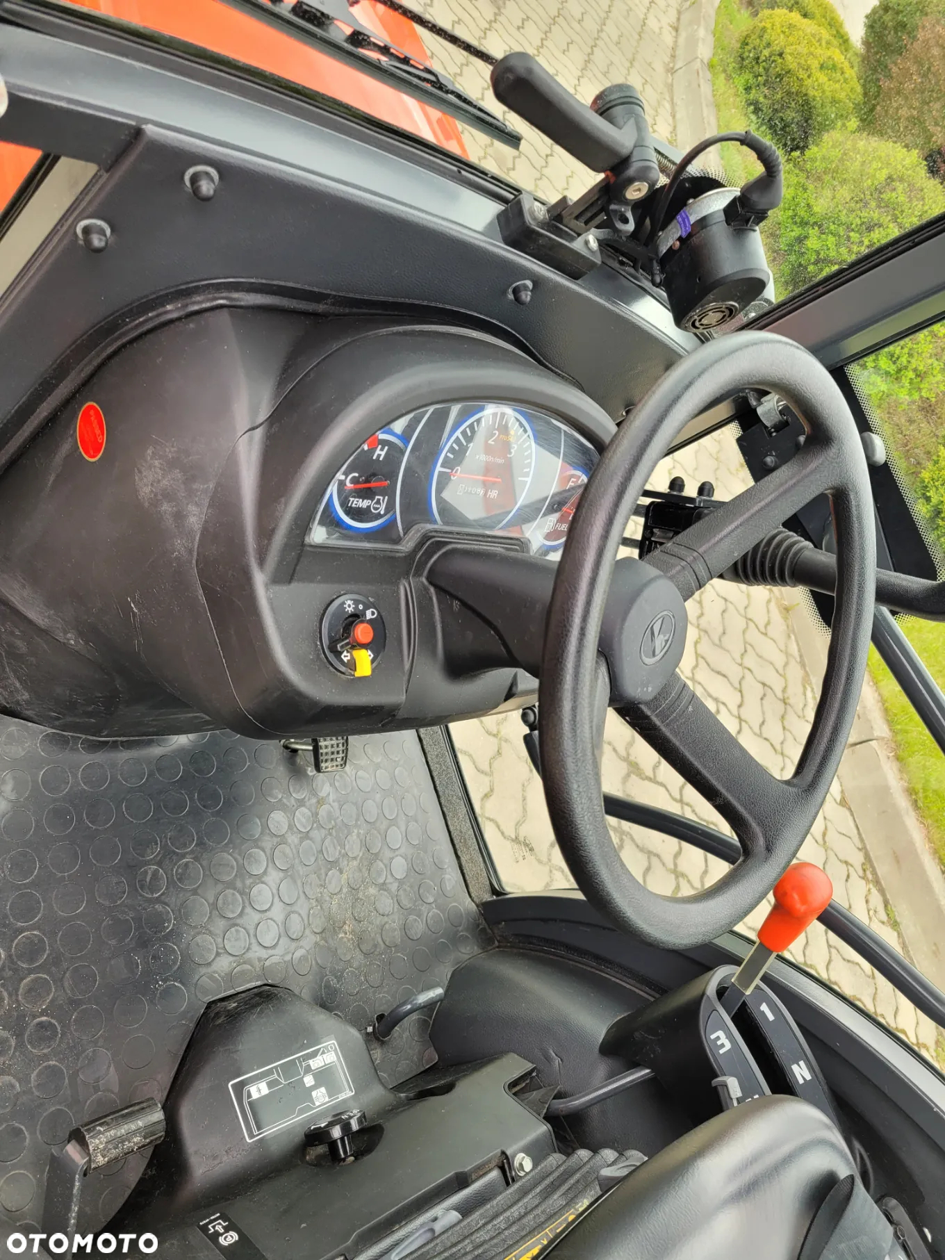 Kubota B1241 - 6