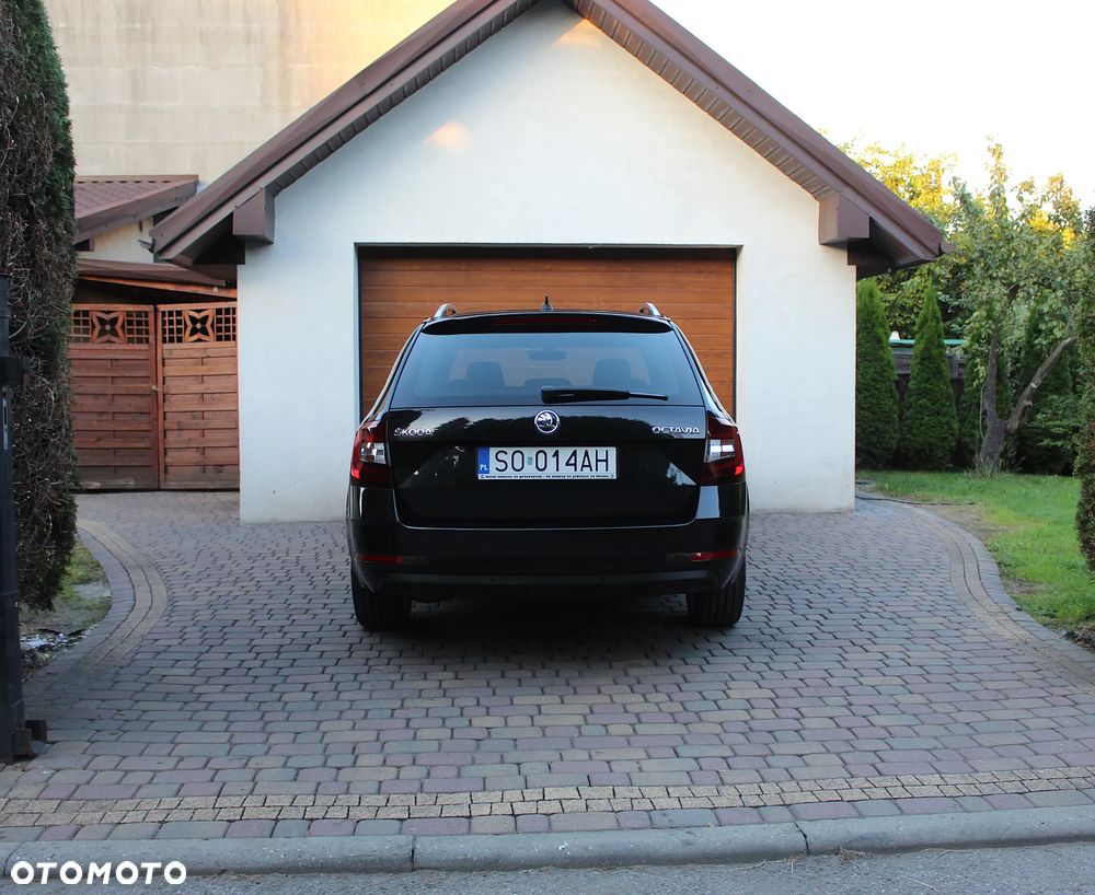 Skoda Octavia Combi 2.0 TDI DSG Style - 5